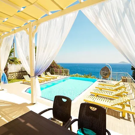 Dream Land - 4+1 Ozel Plajli Kiralik Villa